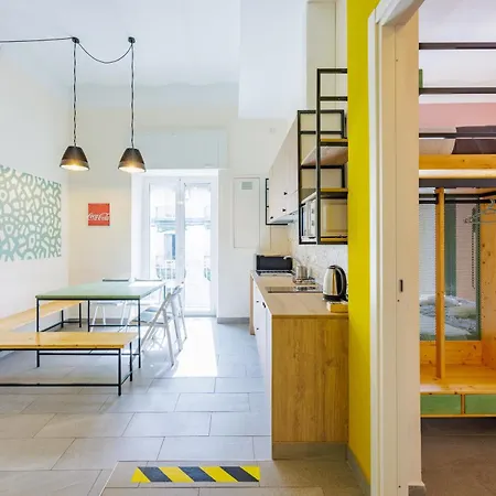 Station Housing דירה