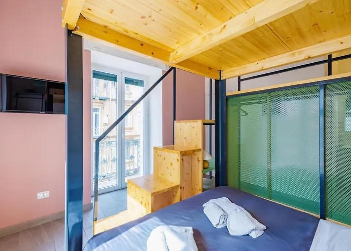 Station Housing Napoli