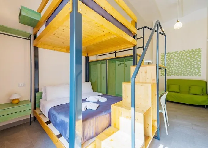 Station Housing Napoli